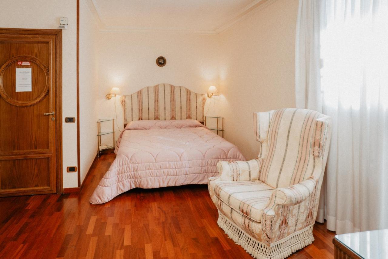 Villa Luigi XVI Taranto Eksteriør bilde